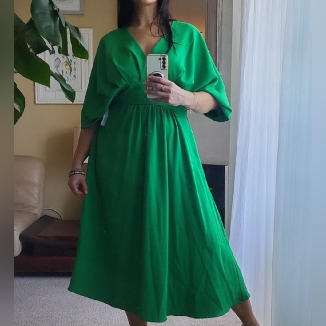 Draped Fit & Flare Dress Alexia Admor Green. Size 8